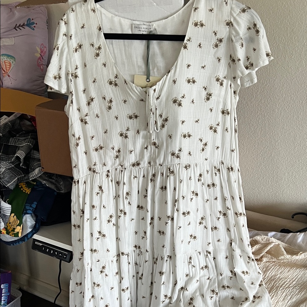 Dress Forum White Floral Midi Dress
